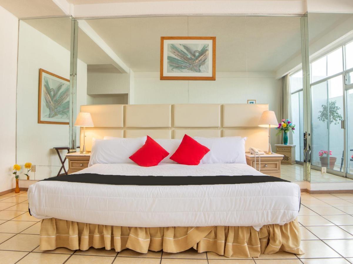 Capital O Hotel Villa Monini ปวยบลา ภายนอก รูปภาพ