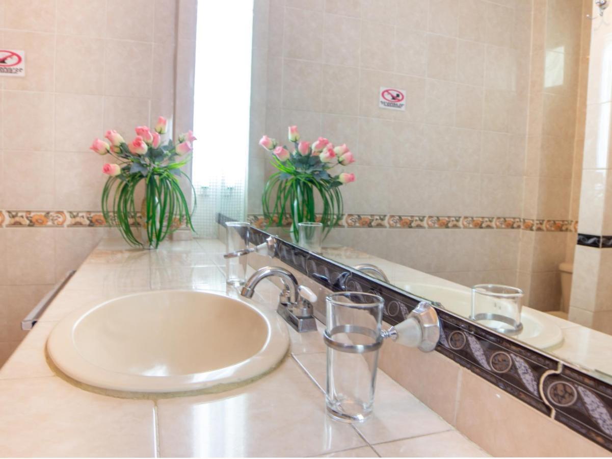 Capital O Hotel Villa Monini ปวยบลา ภายนอก รูปภาพ